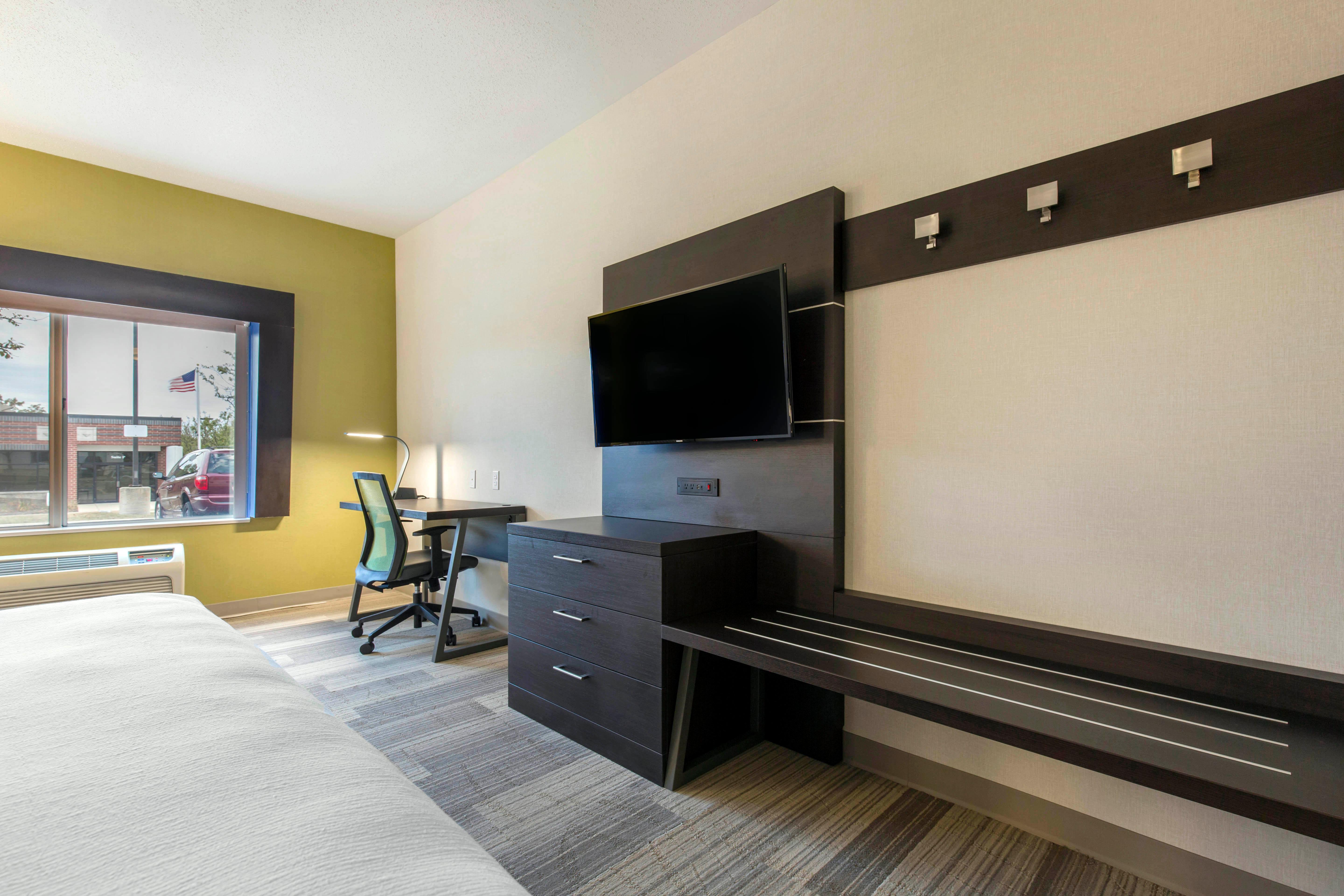 Holiday Inn Express And Suites Chicago West - St Charles, An Ihg Hotel Saint Charles Dış mekan fotoğraf